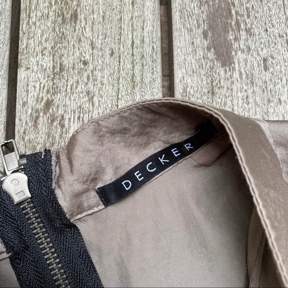 DECKER Tan & Black Halter Style Full Zip Up Romper - Picture 5 of 5